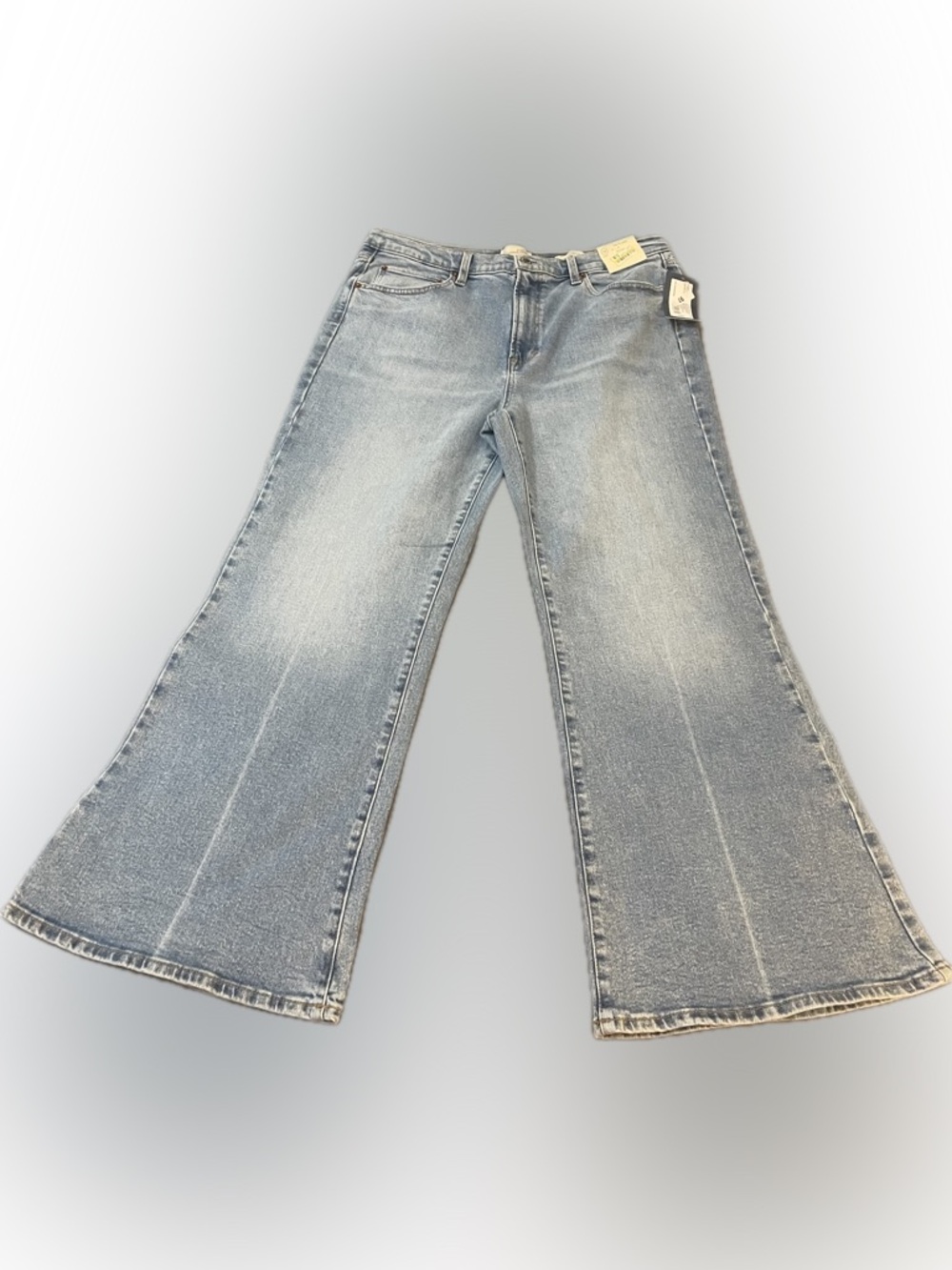 Universal Thread Women's Light Blue Wide-Leg Flare Jeans